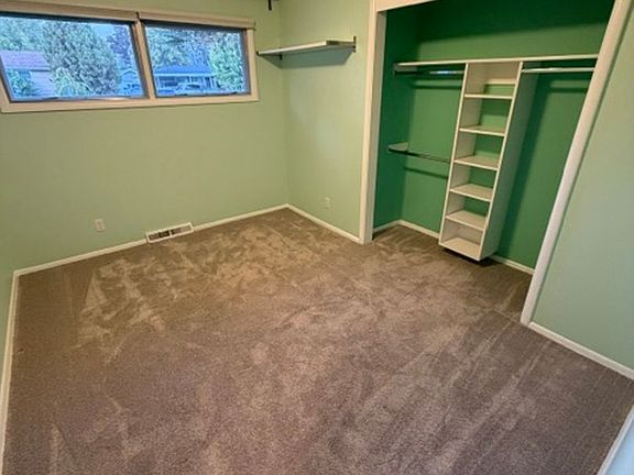 3rd image of 609 W Barnes Rd