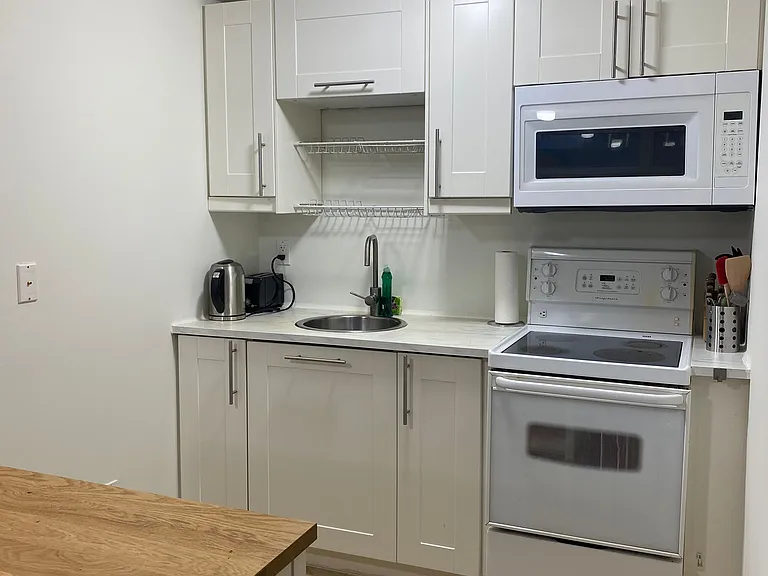 48 Sunnywood Cres #BASEMENT — Photo 7