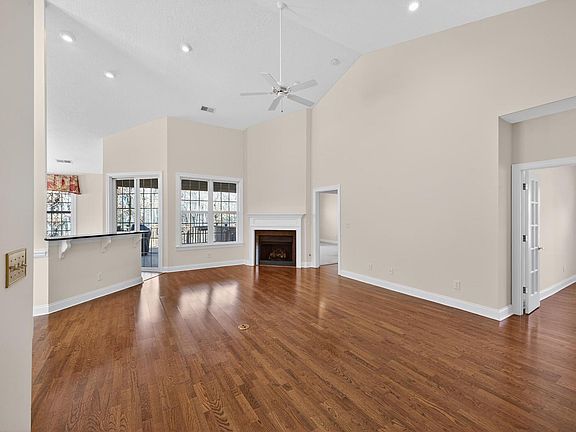 5th image of 147 Cottonwood Creek Ln