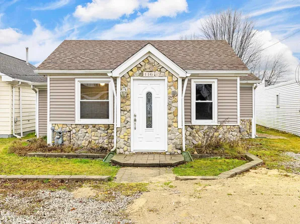 116 N Park Dr, Algonac, MI 48001