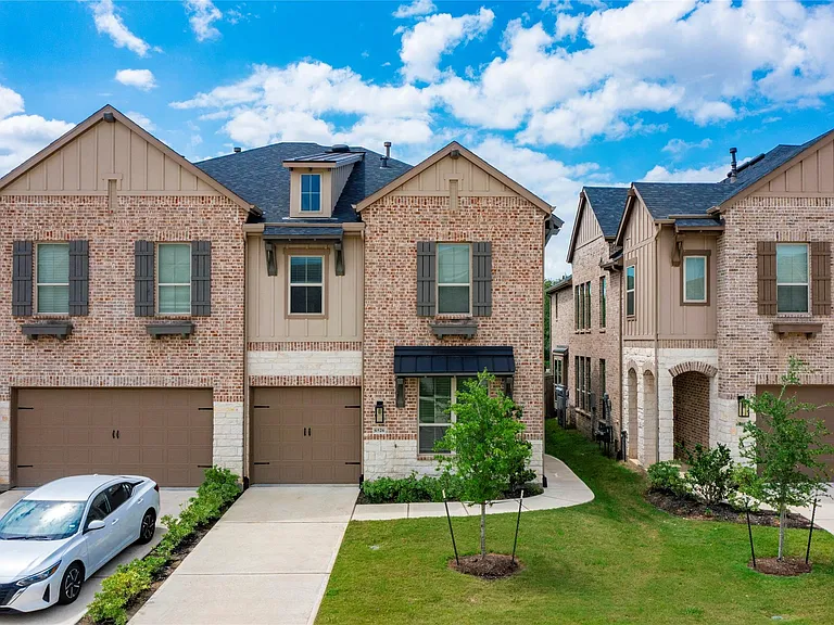 6526 Bramble Cove Ln — Photo 1
