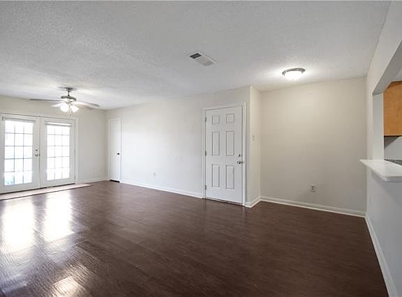 2nd image of 732 Vouray Dr #D