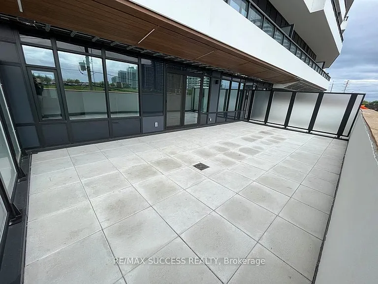 2485 Eglinton Ave W #323 — Photo 18