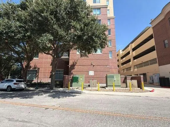 215 N Center St APT 1201, San Antonio, TX 78202