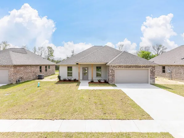 2377 Woodland Ct, Port Allen, LA 70767