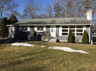 17 Portsmouth Rd, Amesbury, MA 01913