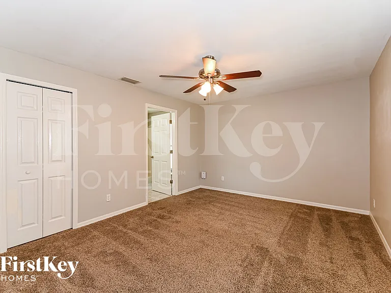 2919 NW 4th Pl — Photo 9