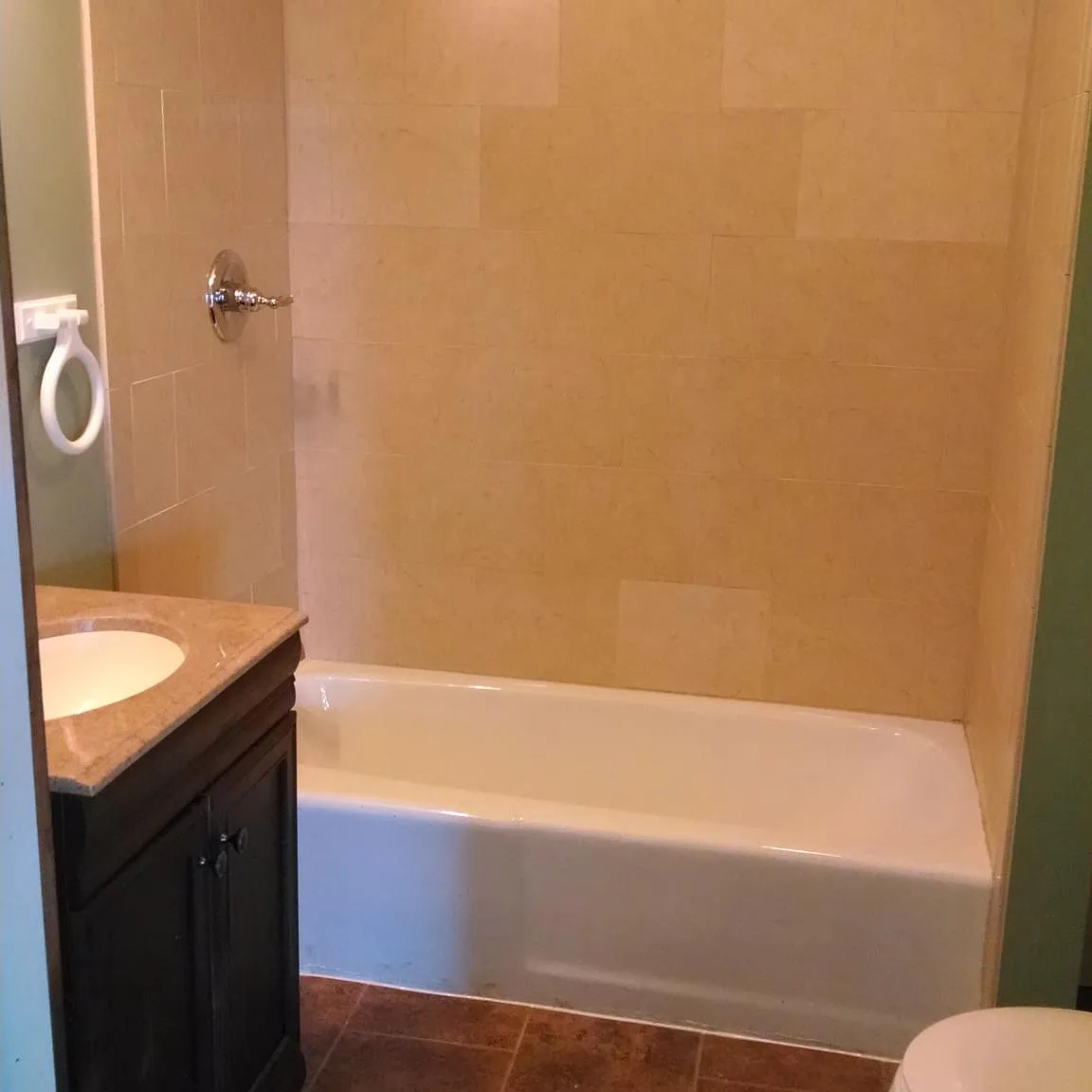 3 bed, 1100 sqft, $1,700 — Photo 2