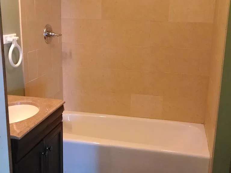722 College St #2 — Photo 2