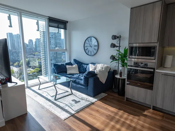 87 Nelson St #1886, Vancouver, BC V6Z 0E7