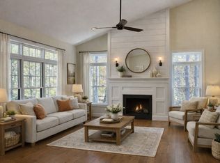 28 Spring St, Petersham, MA 01366