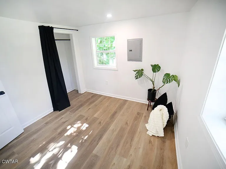 308 Cottonwood St — Photo 7