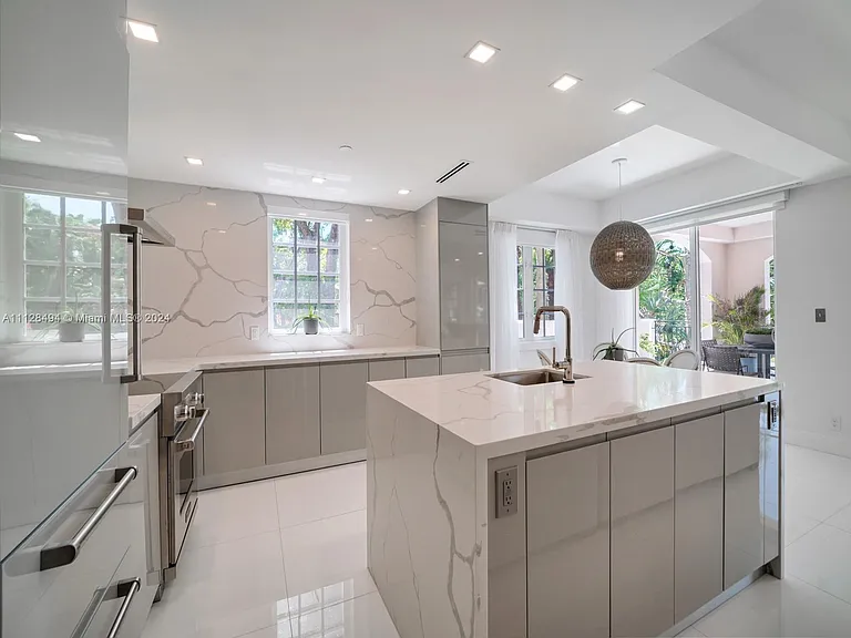 19117 Fisher Island Dr #19117 — Photo 8