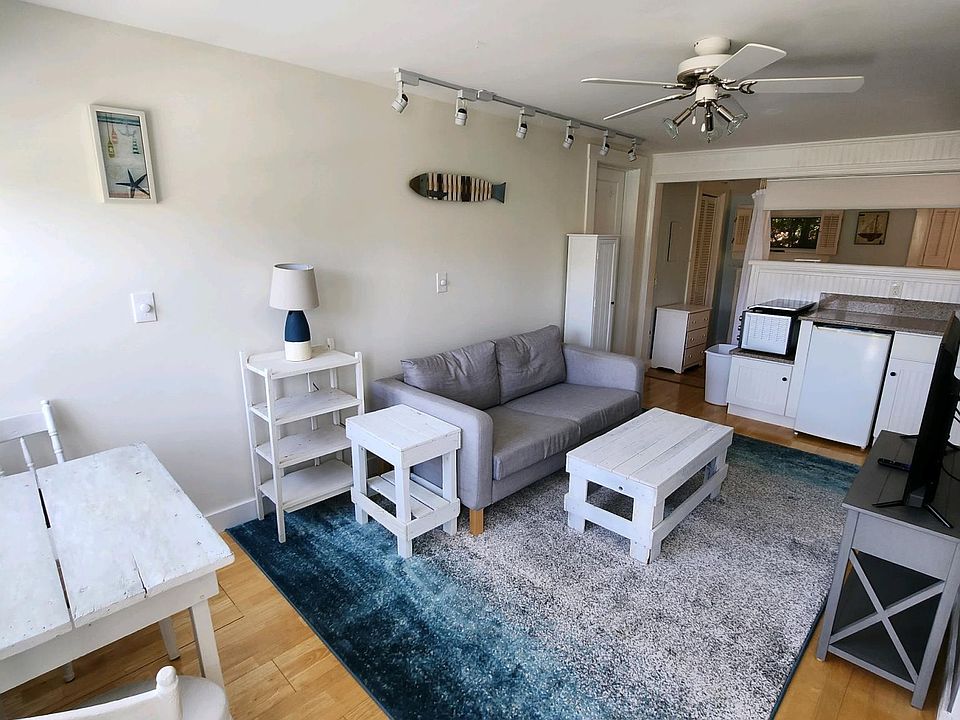 45 Woodbury Ln Ogunquit, ME, 03907 Apartments for Rent Zillow