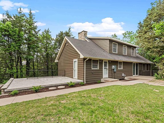 3rd image of 2025 College Heights Rd
