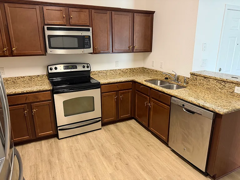 4911 Key Lime Dr #301 — Photo 3