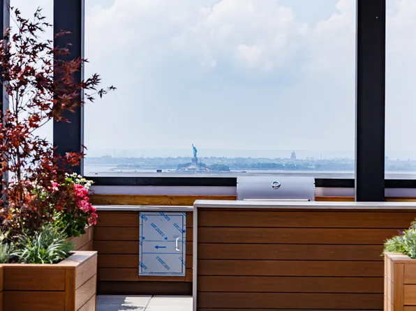 584 Fourth Avenue image 25 of 40