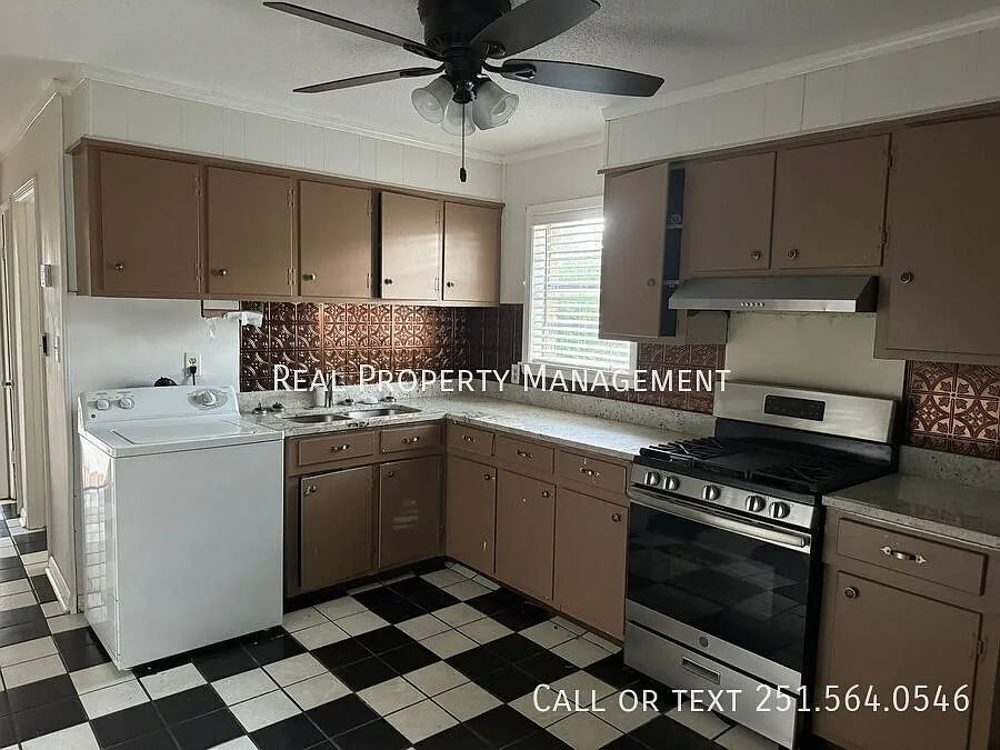 Building Photo - 503 Freeview Ave