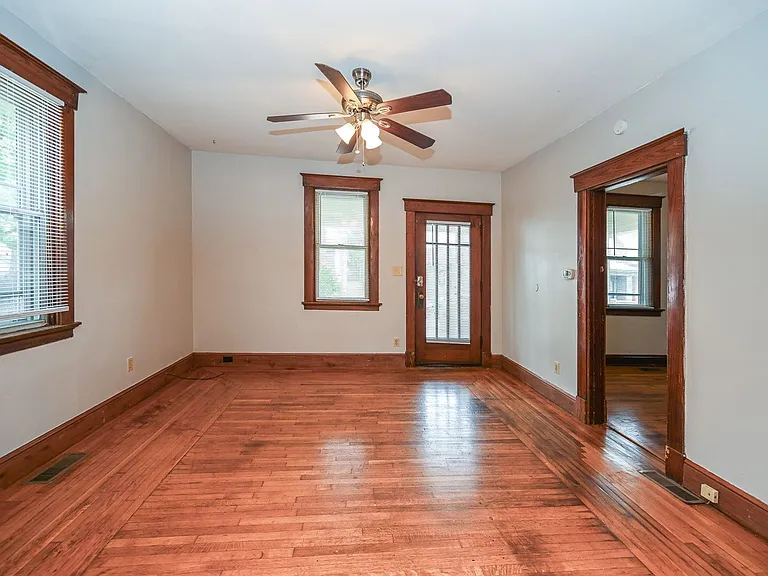 409 Ada St — Photo 2