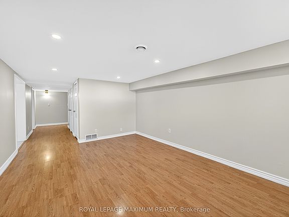 5th image of 362 Rosedale Dr #Basement