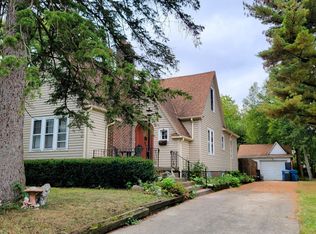 1272 Wood St, Crete, IL 60417