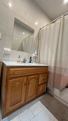 Rented by Chase Global Realty Corp | media 6