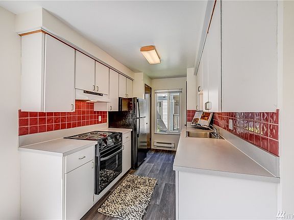 5th image of 5630 200th St SW APT B209