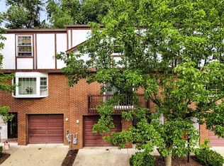 30 Hiland Valley Dr, Pittsburgh, PA 15229
