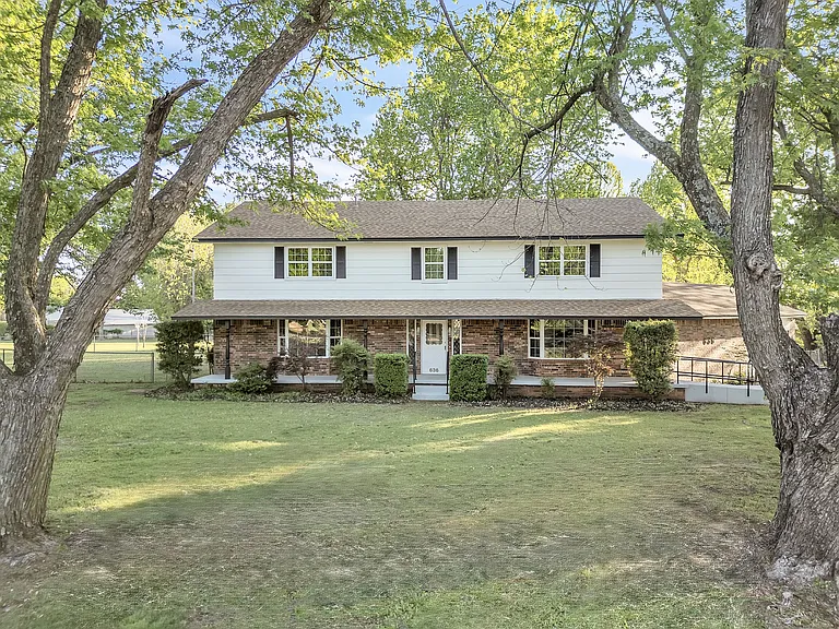 636 E Lea Ter — Photo 11