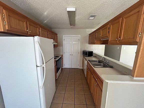 2nd image of 4554 Laurelwood Dr