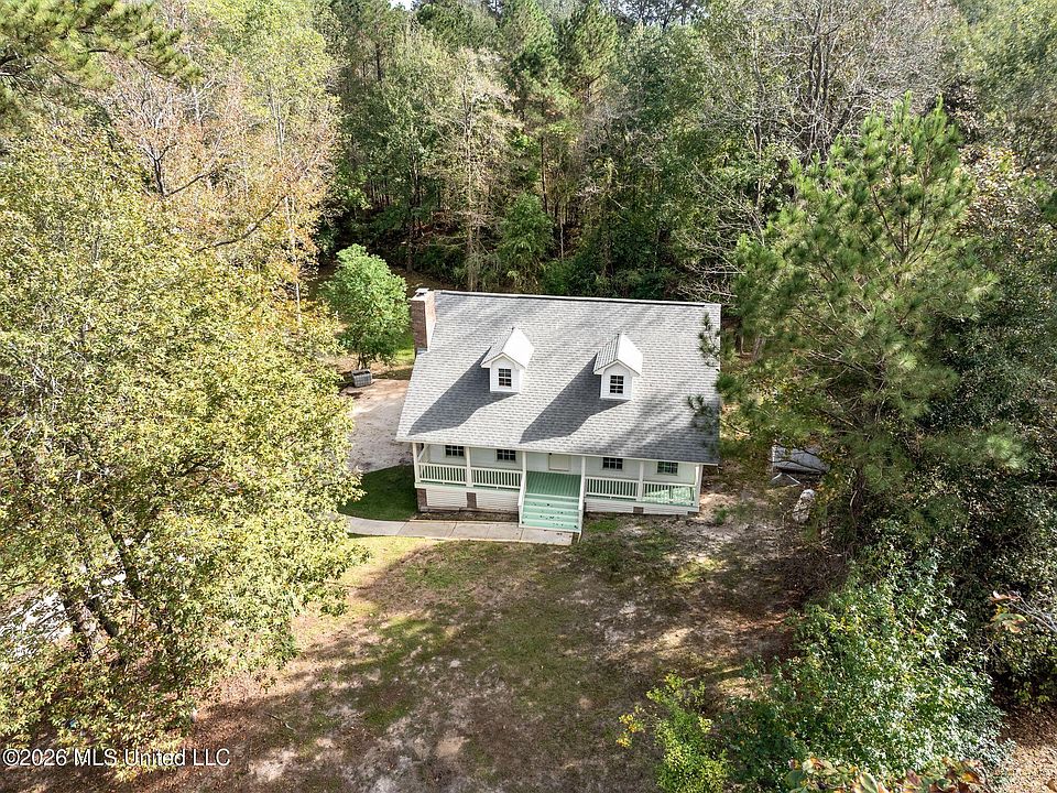 1st image of 10 Poplar Dr