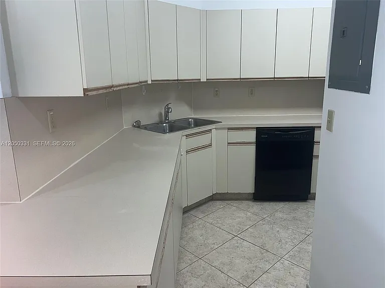 8816 Collins Ave #105 — Photo 7