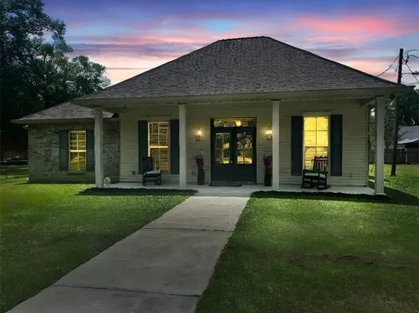 39224 Oak St, Pearl River, LA 70452