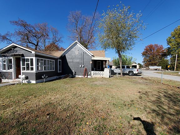 2nd image of 211 N McKinley St