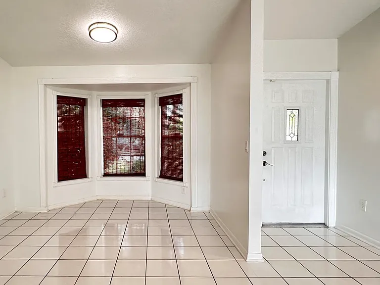 12695 SW 144th Ter — Photo 4