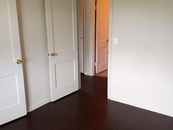 3rd image of 2612 N Yorktown Pl