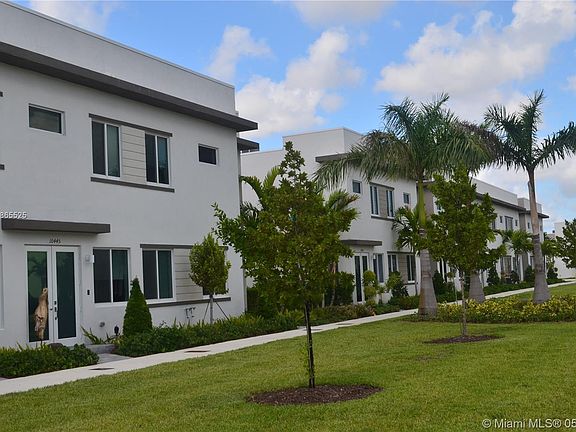 2nd image of 10449 NW 66th St