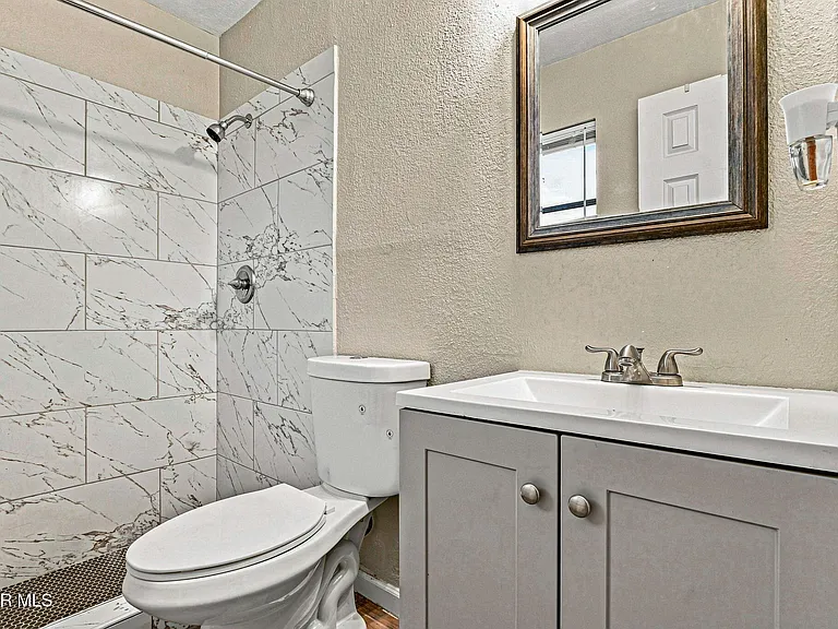 11524 Meadowbrook Dr — Photo 25