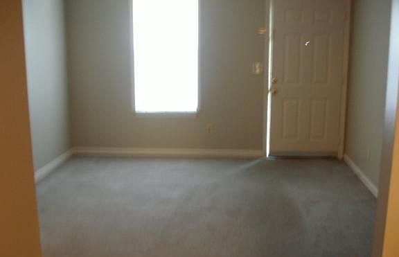 4th image of 720 E Lincoln Trail Blvd APT 4