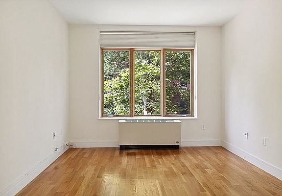 5th image of 2077 5th Ave APT 2B