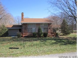 1318 Lake Shore Dr, Greenville, IL 62246
