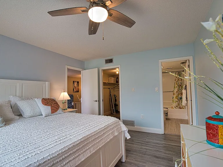240 Santa Maria St #225 — Photo 19