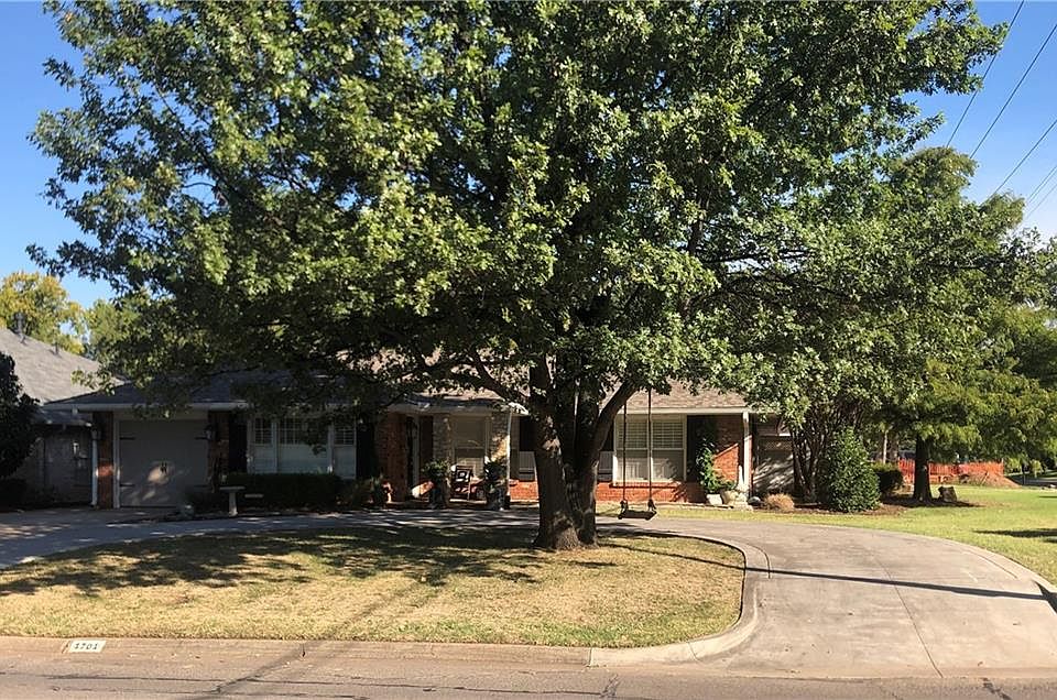 2nd image of 1701 Westminster Pl