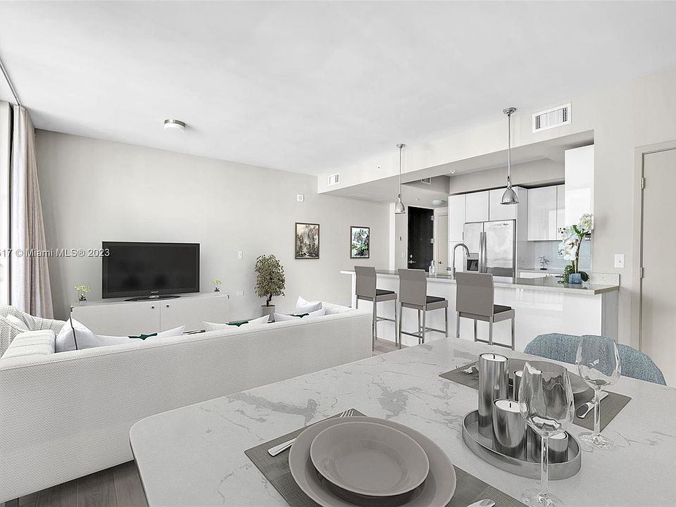 1st image of 999 SW 1st Ave APT 2614