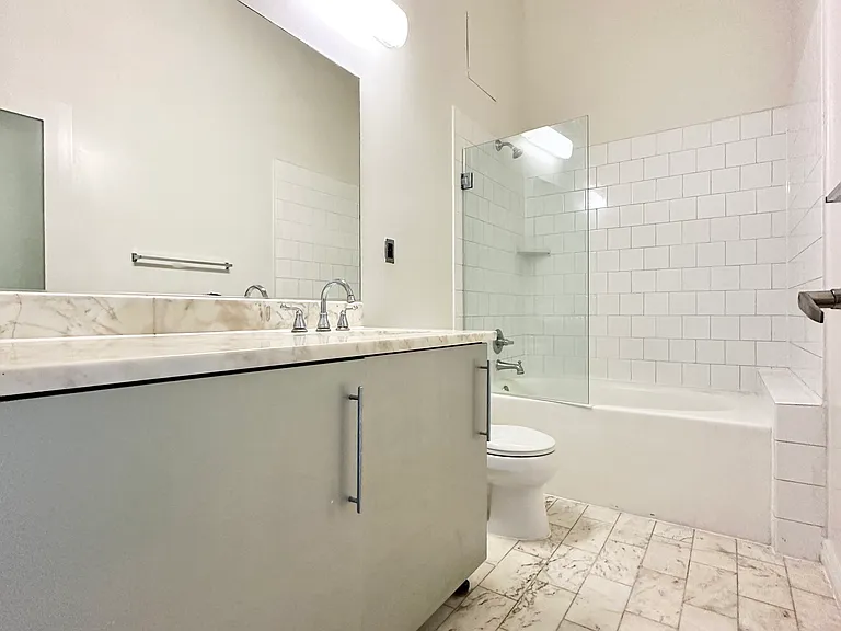 312 W 5th St #1205 — Photo 21