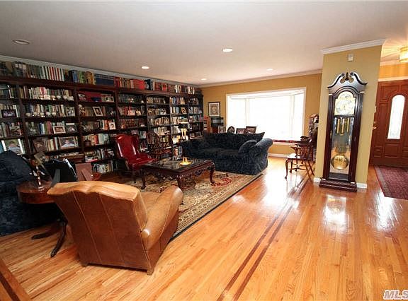4th image of 8629 Palermo St