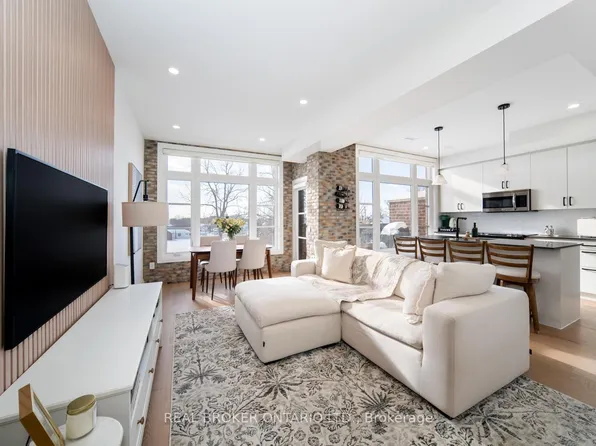 8167 Kipling Ave #48, Vaughan, ON L4L 0G4