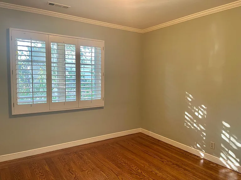 1404 Hillside Cir — Photo 18