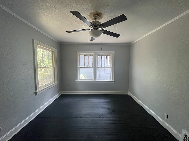 5311 Garfield Ave — Photo 17