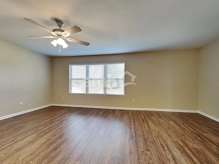 211 Gladys Ave — Photo 10